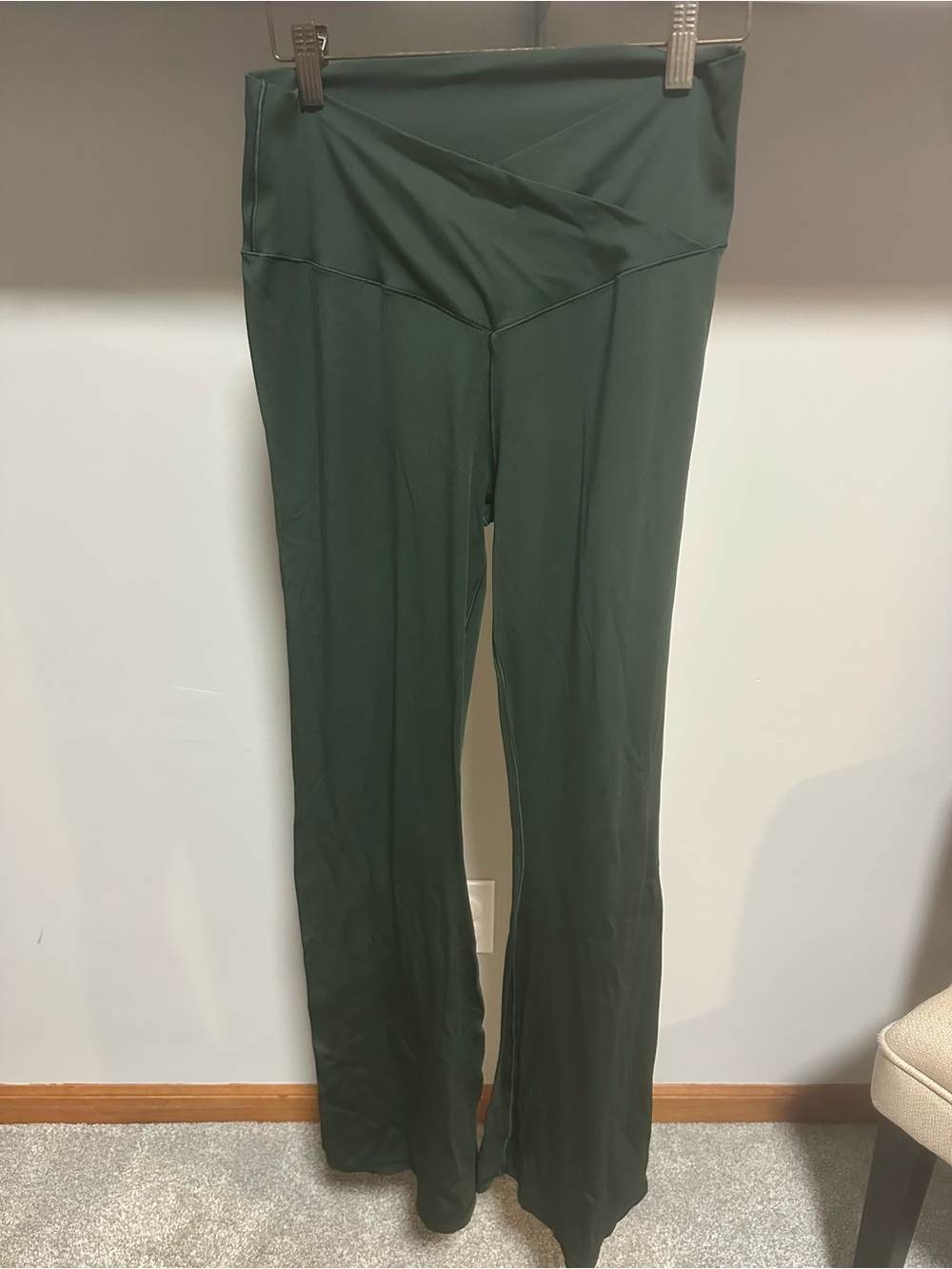 OFFLINE by Aerie Hi-Rise Flare Forest Green Leggings Butter Soft Size XL EUC